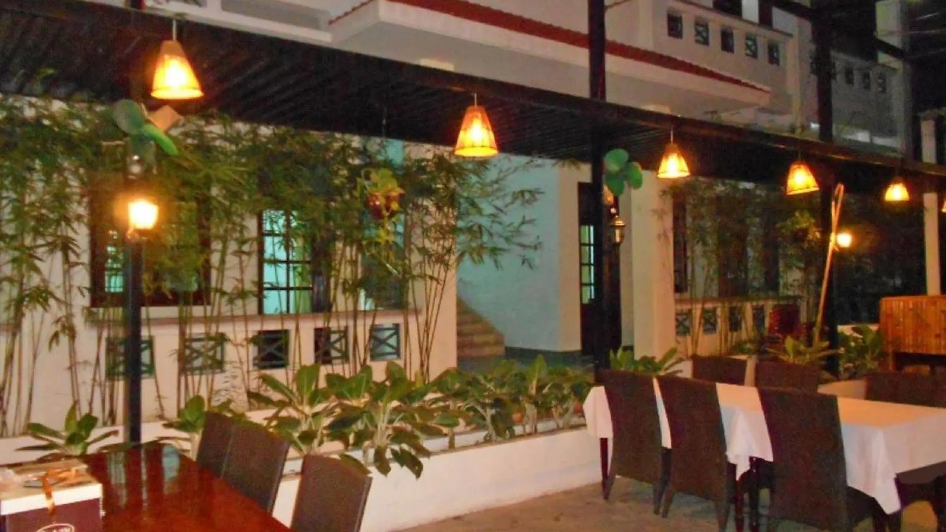 Oyo 381 Tuyet Mai Hotel Nha Trang