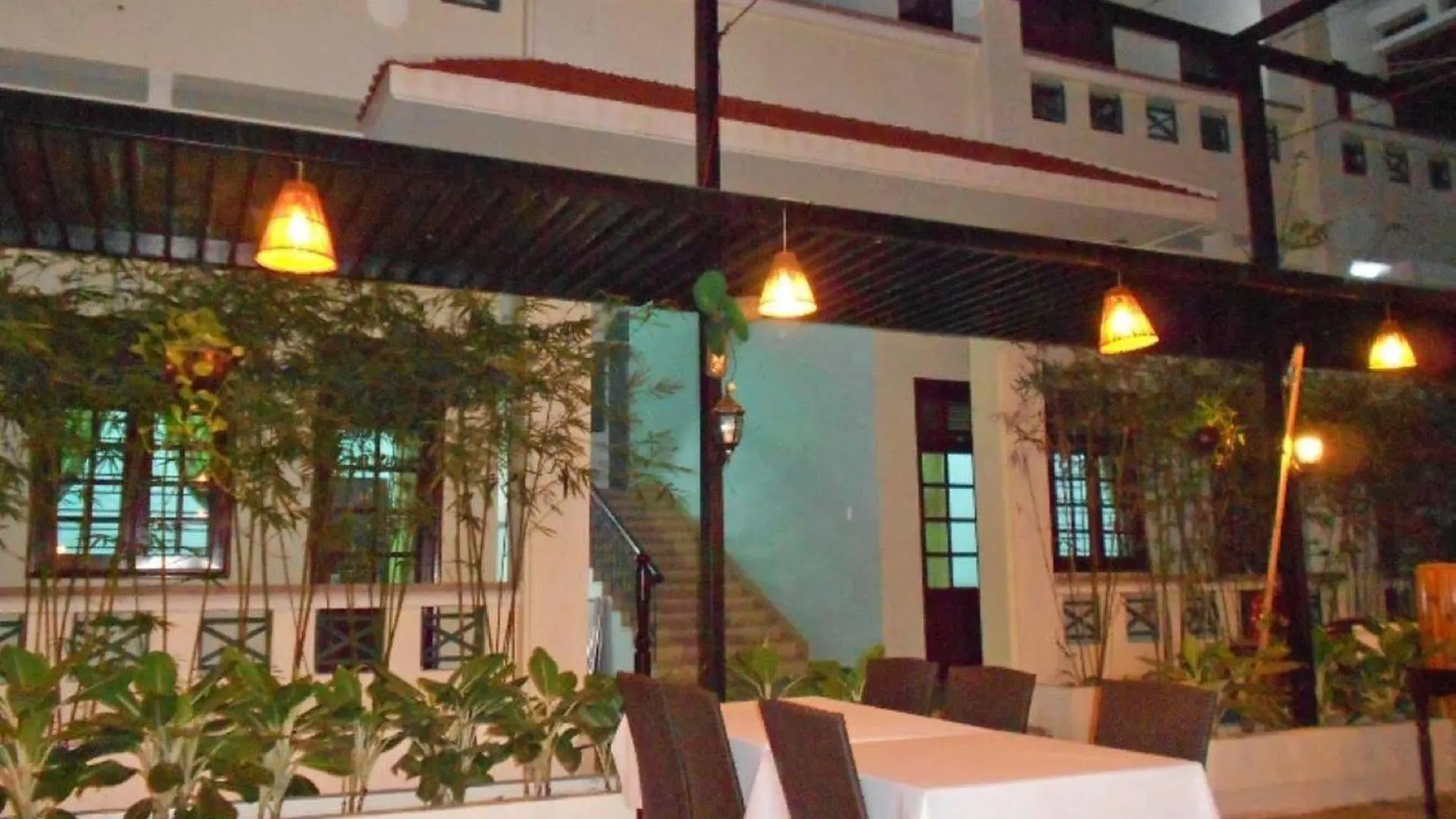 Oyo 381 Tuyet Mai Hotel Nha Trang