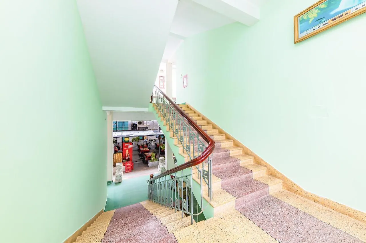 Oyo 381 Tuyet Mai Hotel Nha Trang 2*,  Vietnam