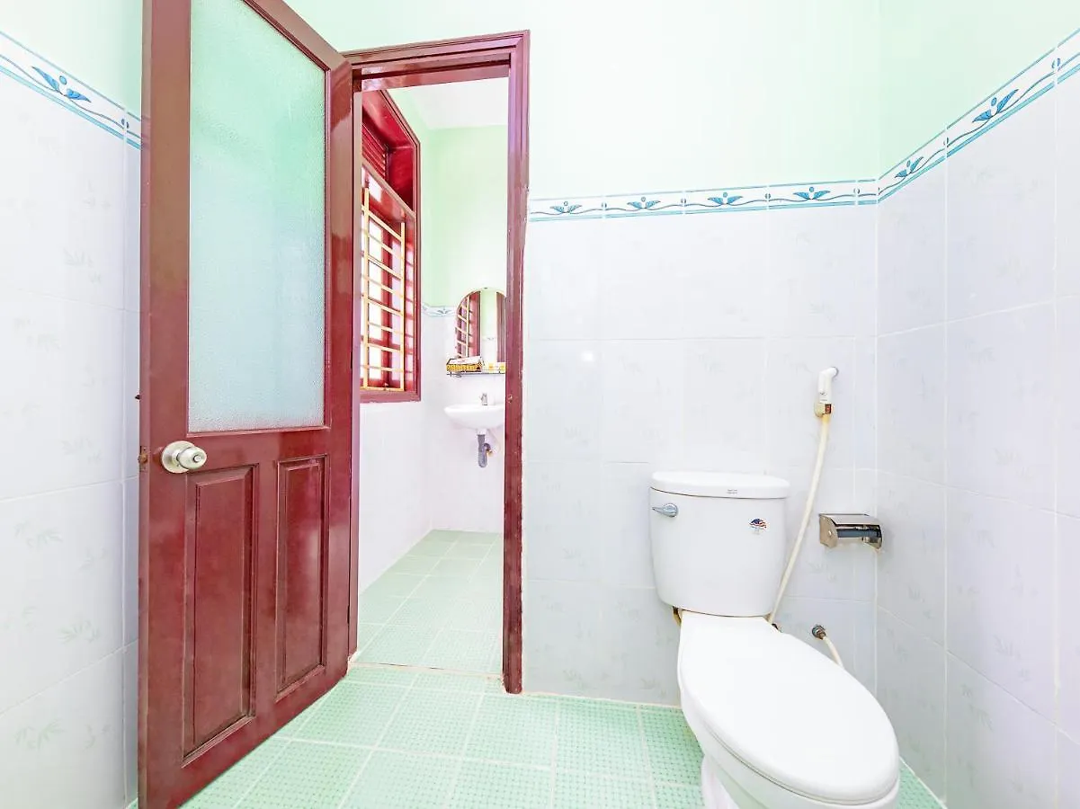 Oyo 381 Tuyet Mai Hotel Nha Trang 2*,